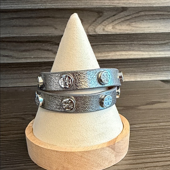 Tory Burch Jewelry - Tory Burch Double Wrap Metallic Leather Logo Stud Bracelet Silver